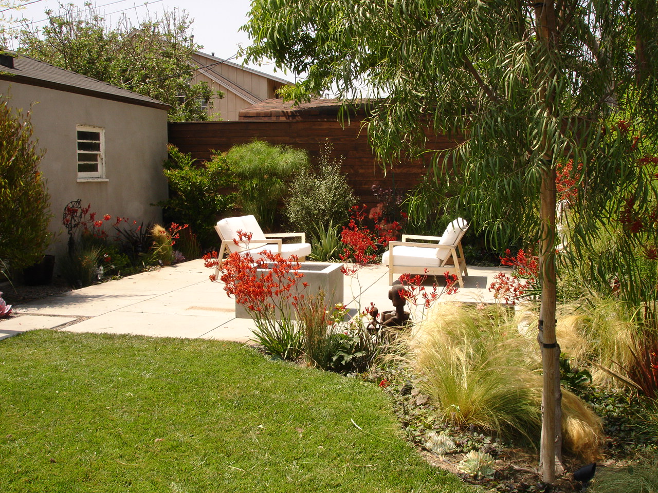 https://atmospherelandscapes.com/wp-content/uploads/2015/05/BURBANK-DSC05655.jpg