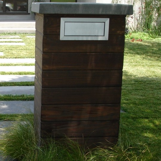 https://atmospherelandscapes.com/wp-content/uploads/2015/05/BURBANK-Mailbox-1-540x540.jpg