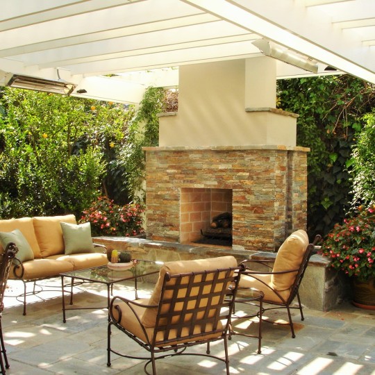 https://atmospherelandscapes.com/wp-content/uploads/2015/05/Fireplace-2-2-540x540.jpg