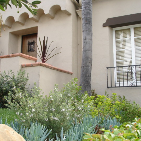 https://atmospherelandscapes.com/wp-content/uploads/2015/05/GLENDALE-FAUBIAN-12-540x540.jpg