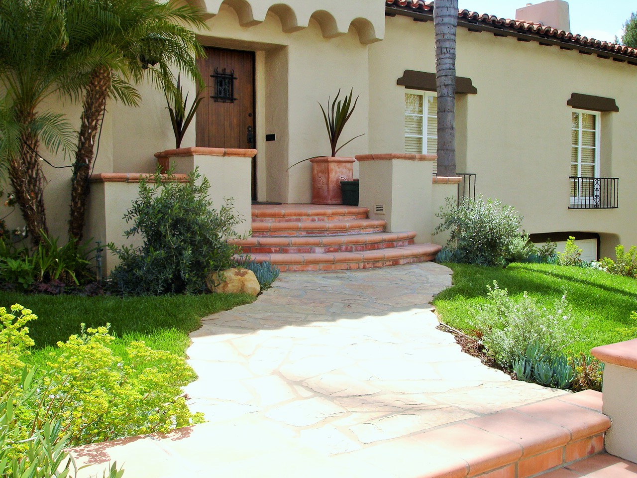 https://atmospherelandscapes.com/wp-content/uploads/2015/05/GLENDALE-FAUBIAN-18.jpg