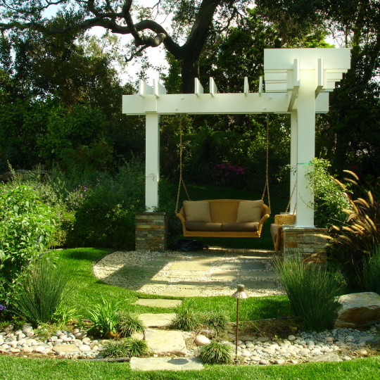 https://atmospherelandscapes.com/wp-content/uploads/2015/05/Garden-Path-540x540.jpg
