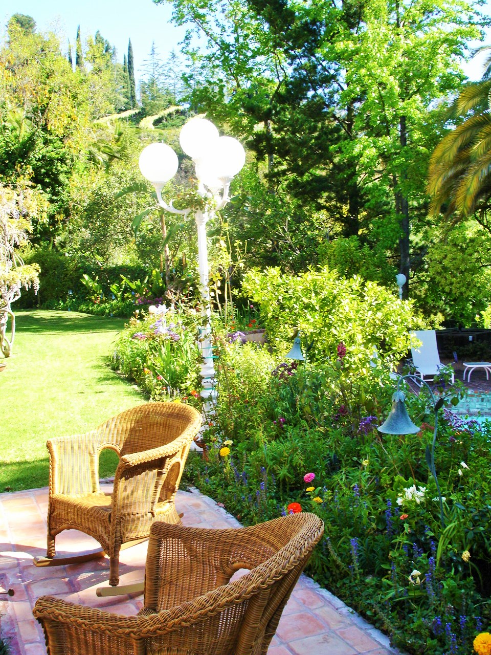 https://atmospherelandscapes.com/wp-content/uploads/2015/05/RDL-DSC00037-2.jpg