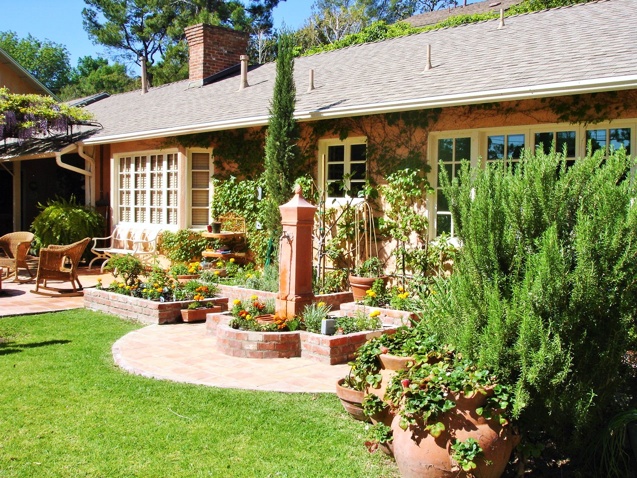 https://atmospherelandscapes.com/wp-content/uploads/2015/05/RDL-DSC00074-2.jpg