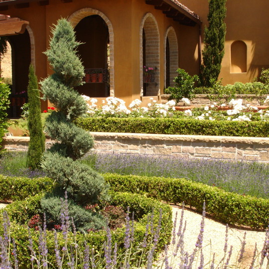 https://atmospherelandscapes.com/wp-content/uploads/2016/01/Formal-Garden-1-540x540.jpg