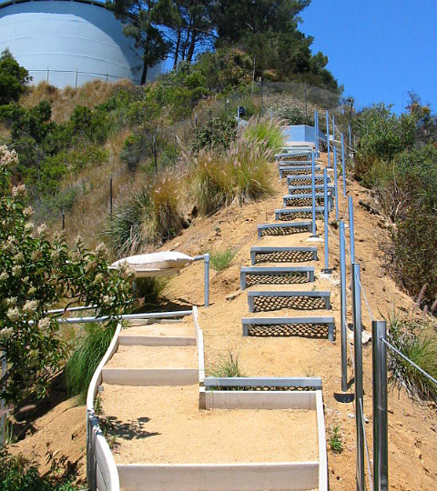 https://atmospherelandscapes.com/wp-content/uploads/2016/01/Laurel-Canyon-DaughAft-14-480x540.jpg