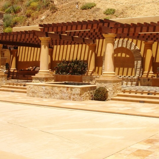 https://atmospherelandscapes.com/wp-content/uploads/2016/01/Pool-Deck-and-Spa-2-540x540.jpg