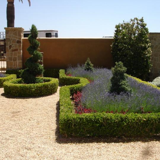 https://atmospherelandscapes.com/wp-content/uploads/2016/01/formal-Garden-2-540x540.jpg