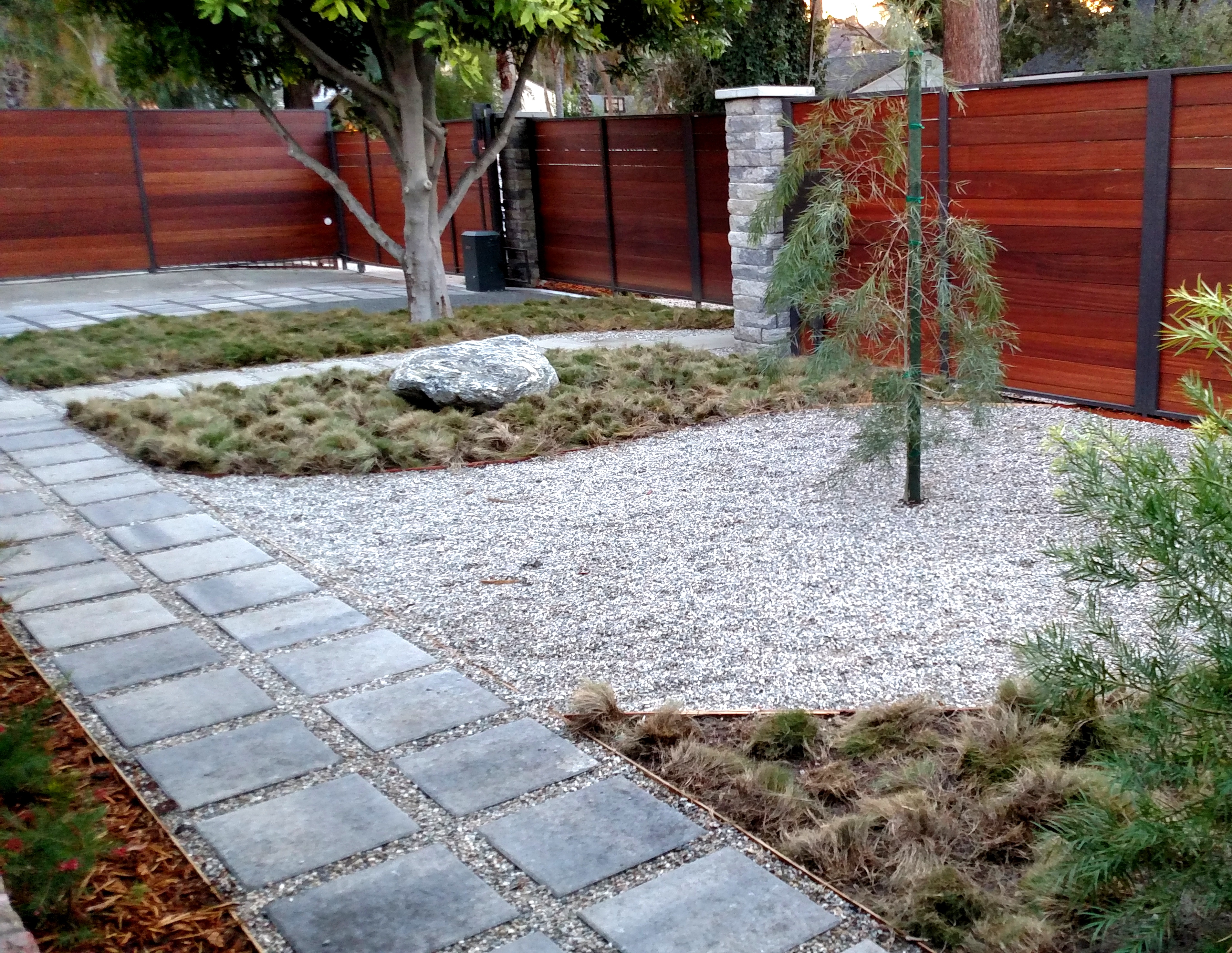 https://atmospherelandscapes.com/wp-content/uploads/2017/02/FRONT-YARD-INTERIOR-2-001.jpg