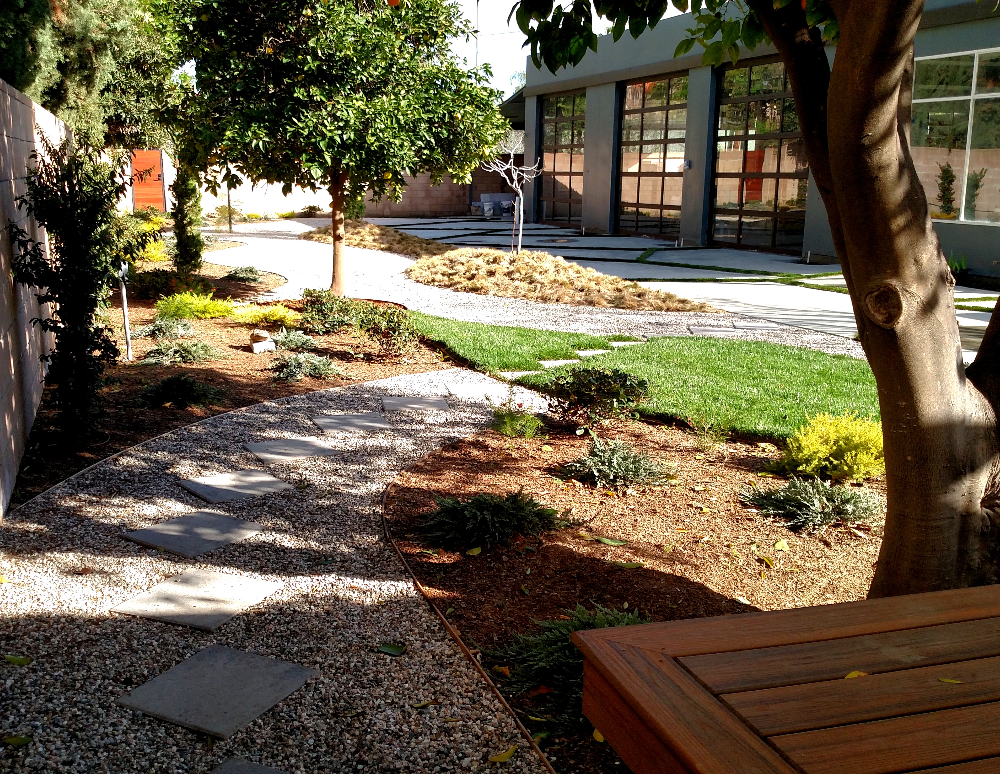 https://atmospherelandscapes.com/wp-content/uploads/2017/02/REAR-YARD-001.jpg
